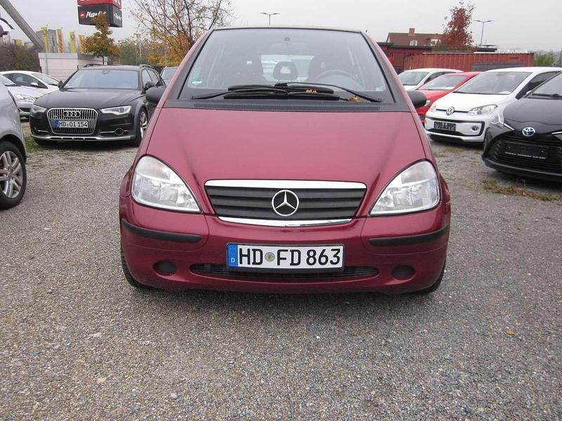 Rot Gebraucht 2000 Mercedes A140 Limousine | 1.890 € (Fairer Preis) - Bild 1/4