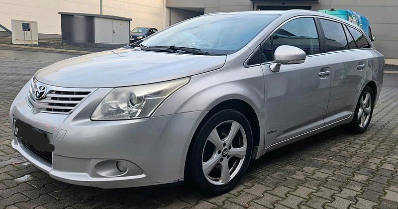 Silber Gebraucht 2010 Toyota Avensis Kombi | 2.100 € (Superpreis) - Bild 1/4