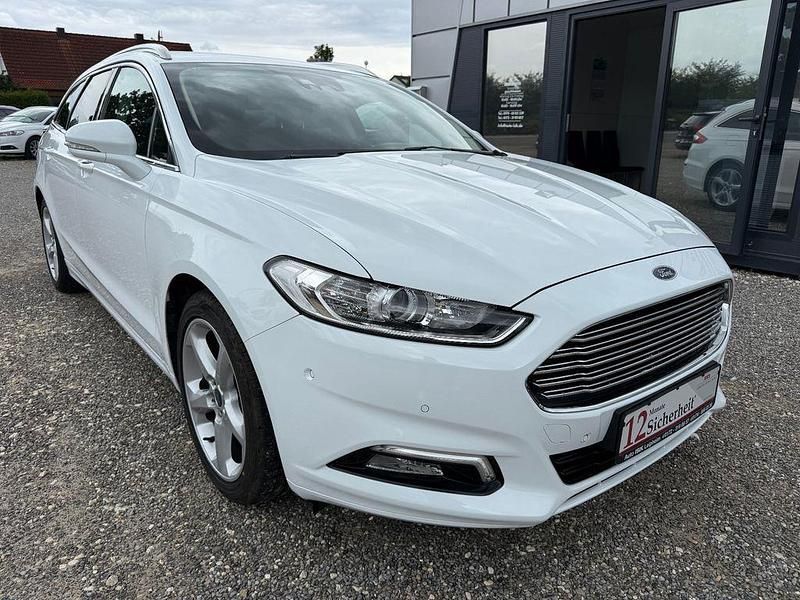 Weiß Gebraucht 2016 Ford Mondeo Titanium Limousine | 10.999 € (Fairer Preis) - Bild 1/4