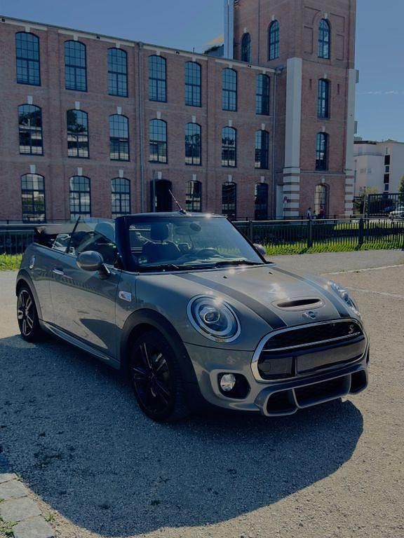 Grau Gebraucht 2019 Mini John Cooper Works Kleinwagen | 23.199 € (Fairer Preis) - Bild 1/4
