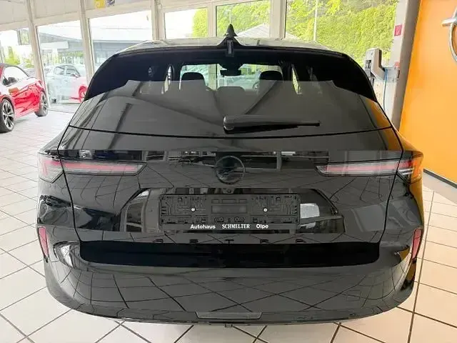 Gebraucht Opel Astra 131 PS (96 kW) 2024 Schwarz Kleinwagen