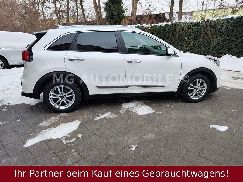 Gebraucht Kia Niro Spirit 141 PS (103 kW) 2022 Weiß SUV