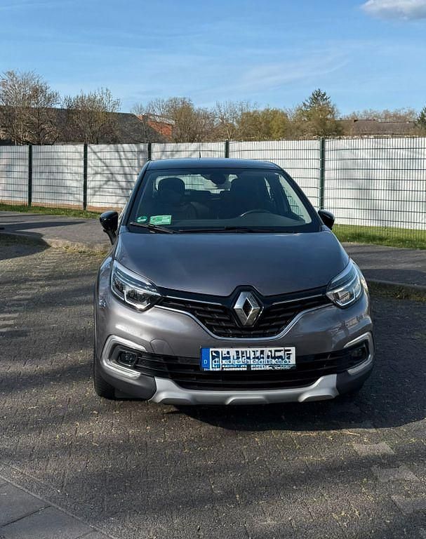 Gebraucht Renault Captur Intens 131 PS (96 kW) 2019 Grau SUV