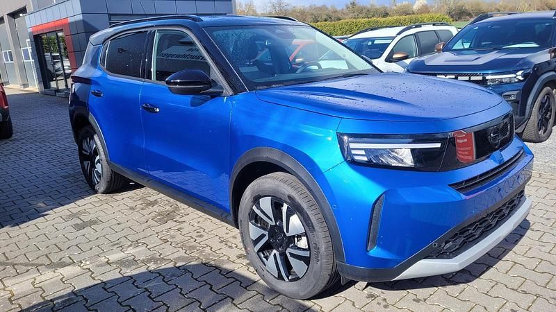 Neu Opel Frontera Ultimate 145 PS (106 kW) 2026 Effekt blau / dach schwarz SUV