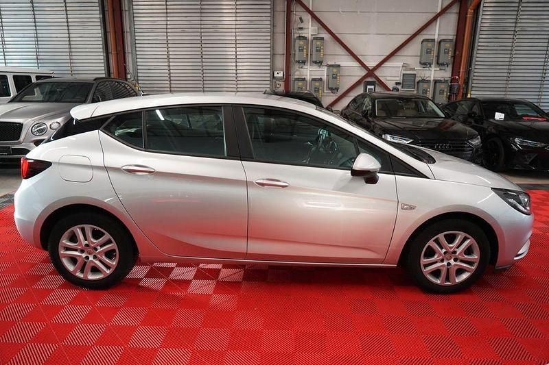 Gebraucht Opel Astra 105 PS (77 kW) 2018 Silber Limousine