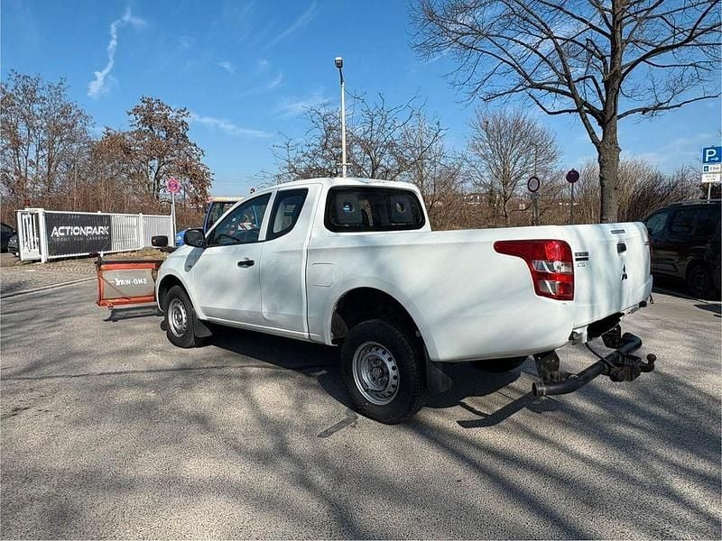 Gebraucht Mitsubishi L200 154 PS (113 kW) 2017 Weiß Pickup