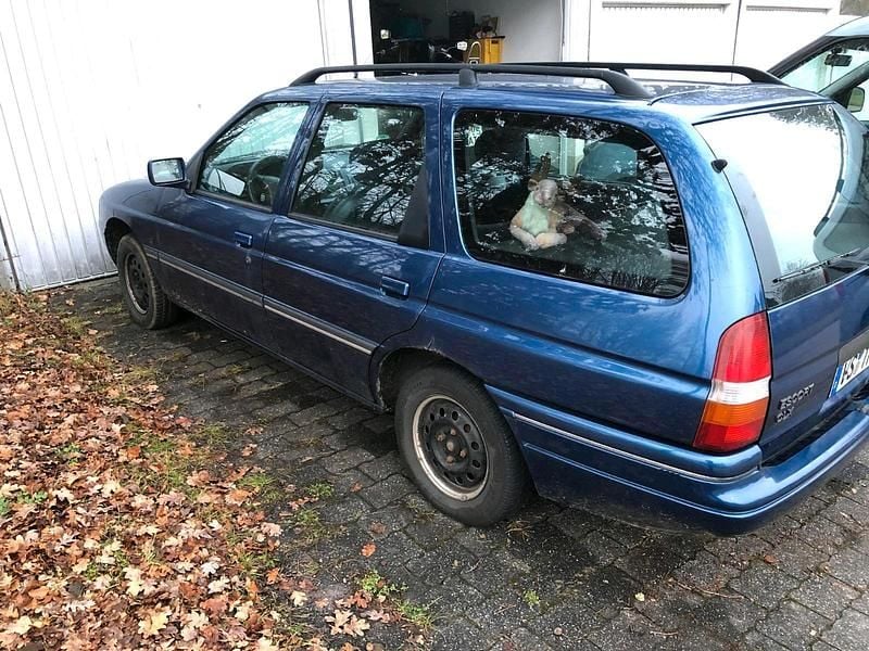 Gebraucht Ford Escort 90 PS (66 kW) 1993 Blau Kombi