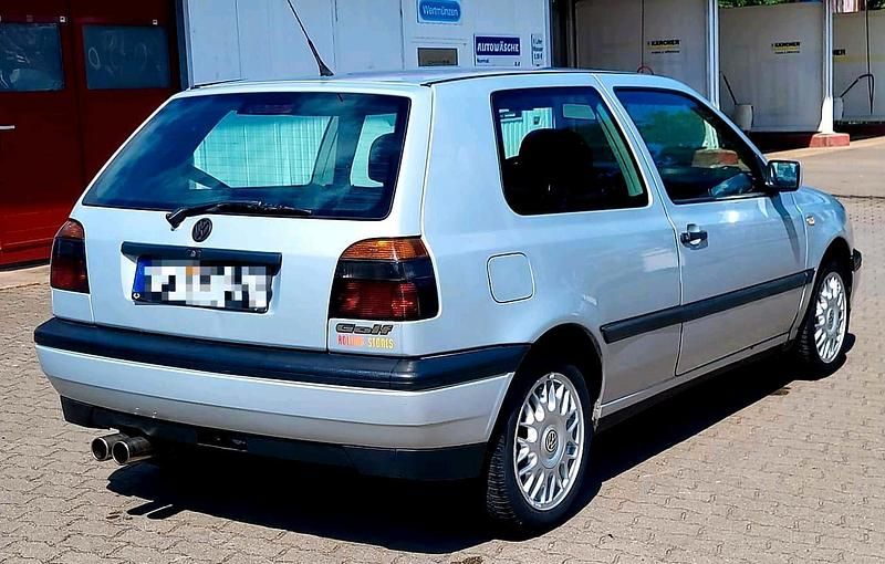 Gebraucht VW Golf III 75 PS (55 kW) 1996 Silber Kleinwagen