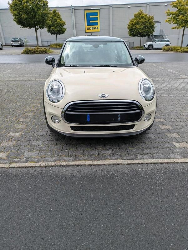 Beige Gebraucht 2016 Mini Cooper Coupé Coupé | 7.790 € - Bild 1/4
