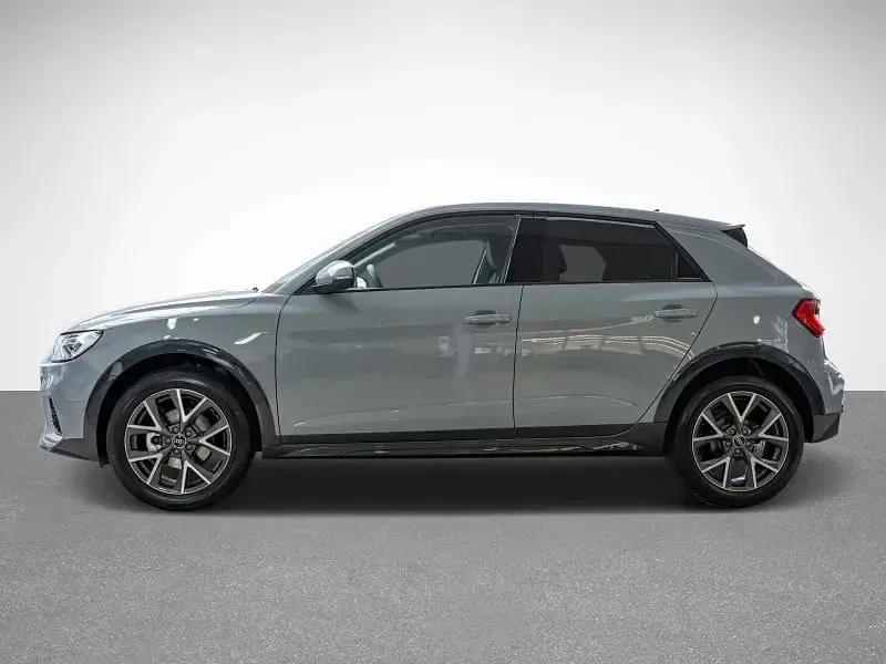 Gebraucht Audi A1 Ambiente 150 PS (110 kW) 2025 Pfeilgrau perleffekt SUV
