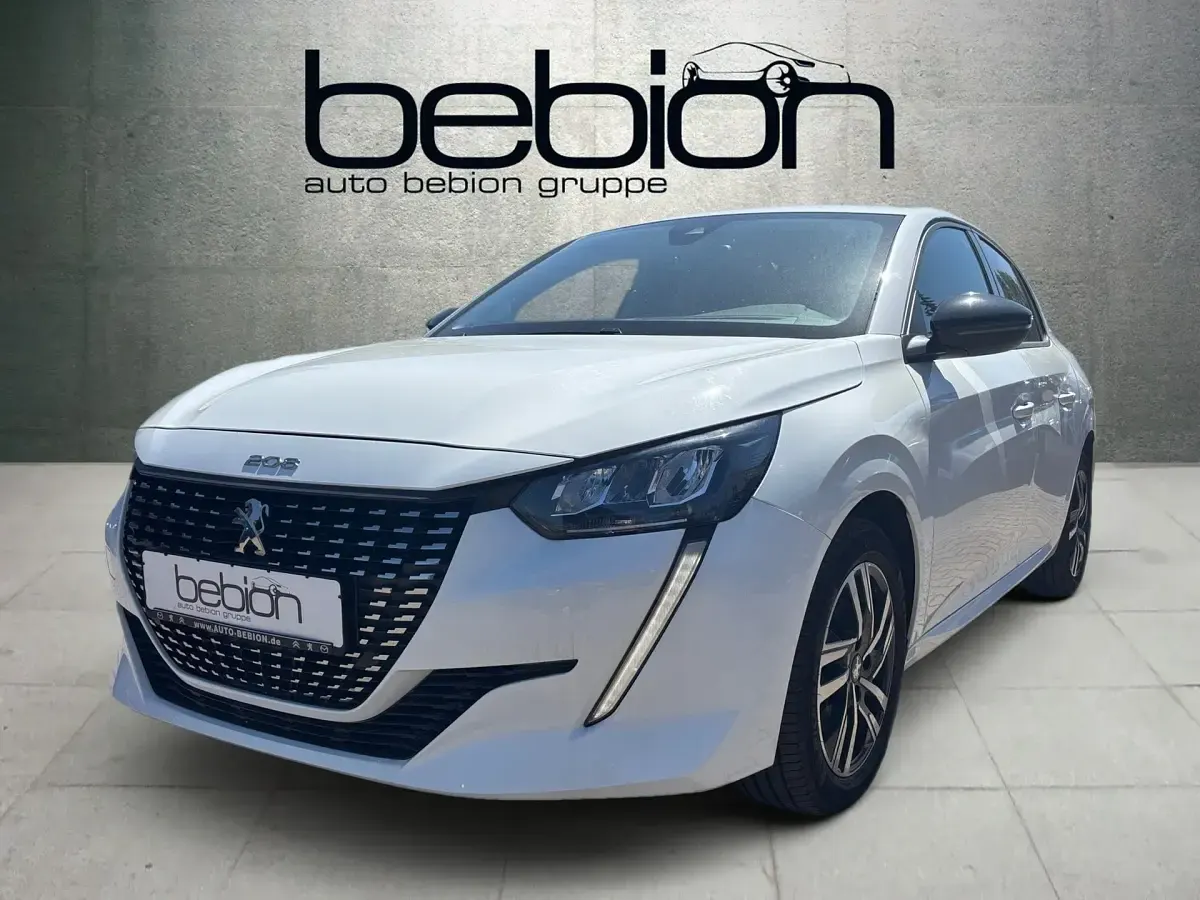 Gebraucht Peugeot 208 Allure 101 PS (74 kW) 2022 Weiß Kleinwagen