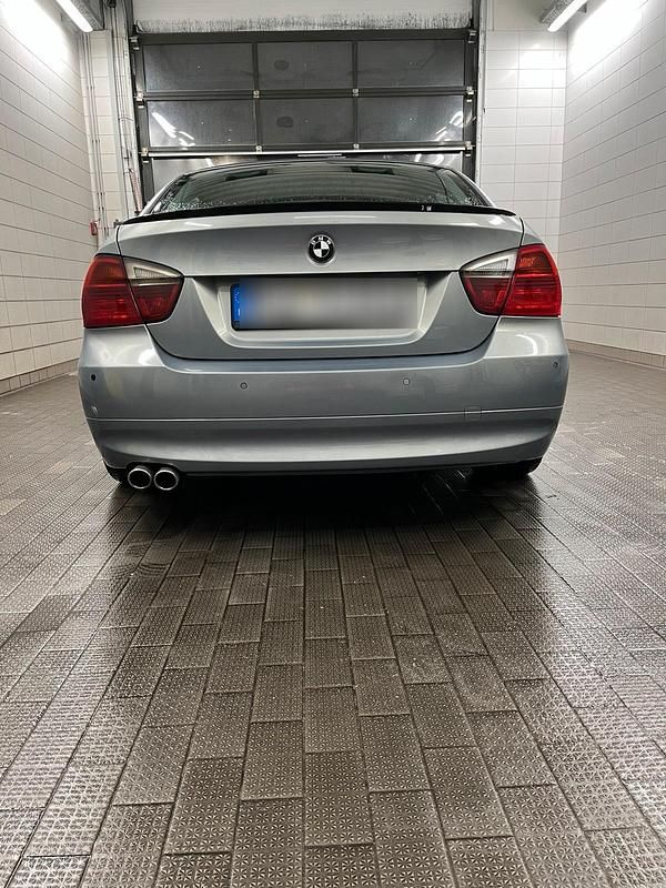 Gebraucht BMW 325 218 PS (160 kW) 2005 Silber Limousine