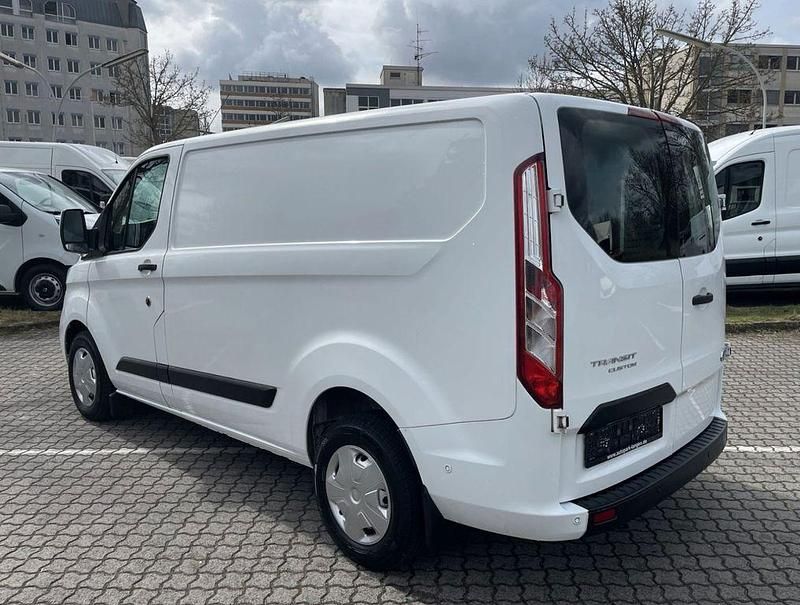 Gebraucht Ford Transit Custom 105 PS (77 kW) 2021 Weiß Van / Kleinbus