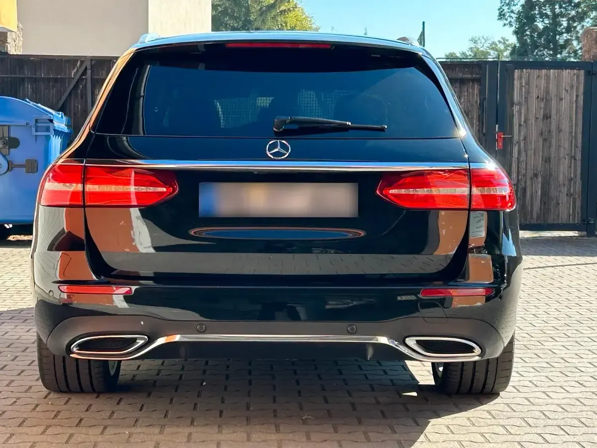 Gebraucht Mercedes E220 AMG line 194 PS (142 kW) 2017 Schwarz Kombi