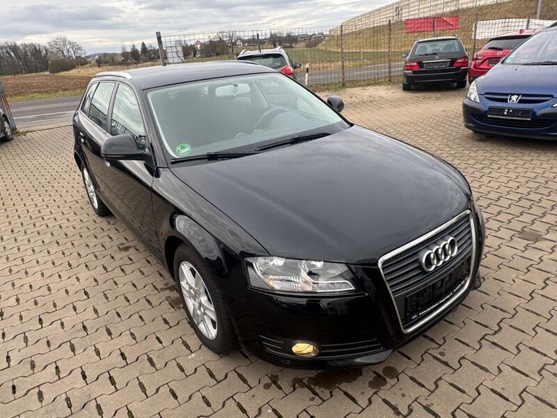 Schwarz Gebraucht 2010 Audi A3 Sportback Attraction Limousine | 4.200 € (Guter Preis) - Bild 1/4