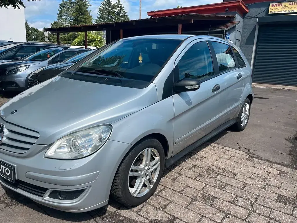 Gebraucht Mercedes B200 136 PS (100 kW) 2006 Silber Van / Kleinbus