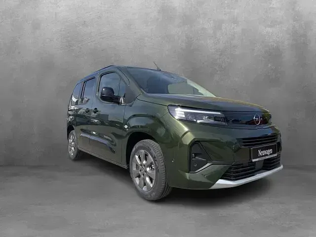 Nowe Opel Combo 131 KM (96 kW) 2026 Zielony Minivan