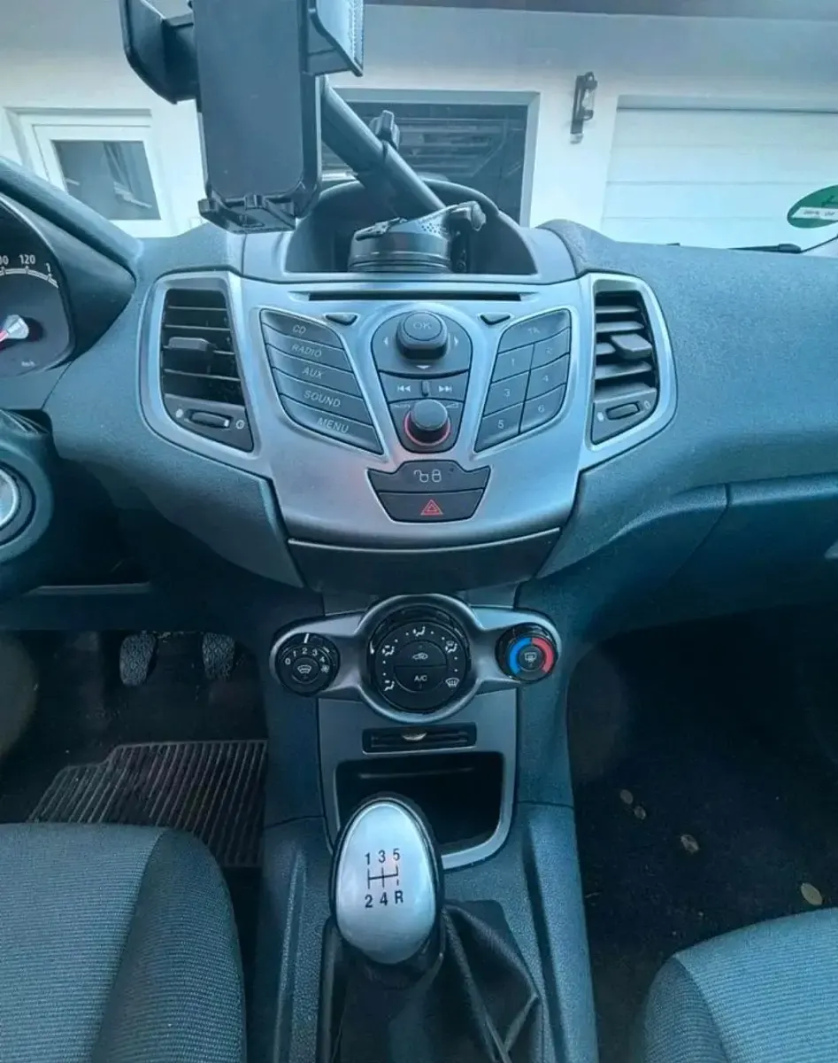 Gebraucht Ford Fiesta 82 PS (60 kW) 2008 Blau Kleinwagen