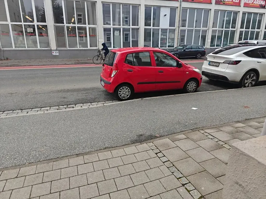 Gebraucht Hyundai i10 Classic 69 PS (50 kW) 2011 Rot Kleinwagen