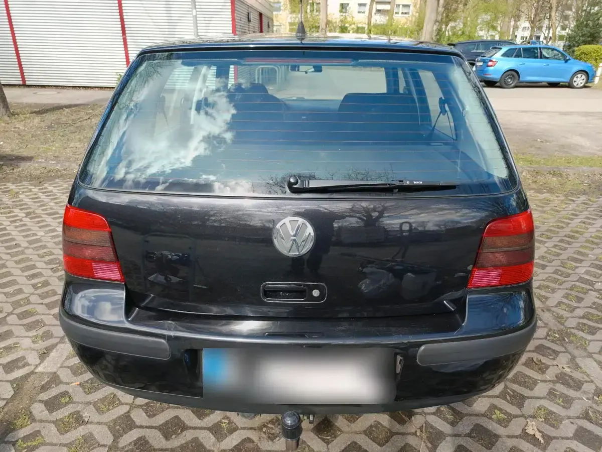 Gebraucht VW Golf IV 75 PS (55 kW) 2002 Schwarz Kleinwagen