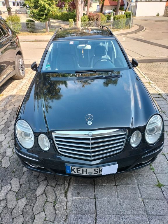 Schwarz Gebraucht 2009 Mercedes E220 Avantgarde Kombi | 3.500 € (Guter Preis) - Bild 1/4