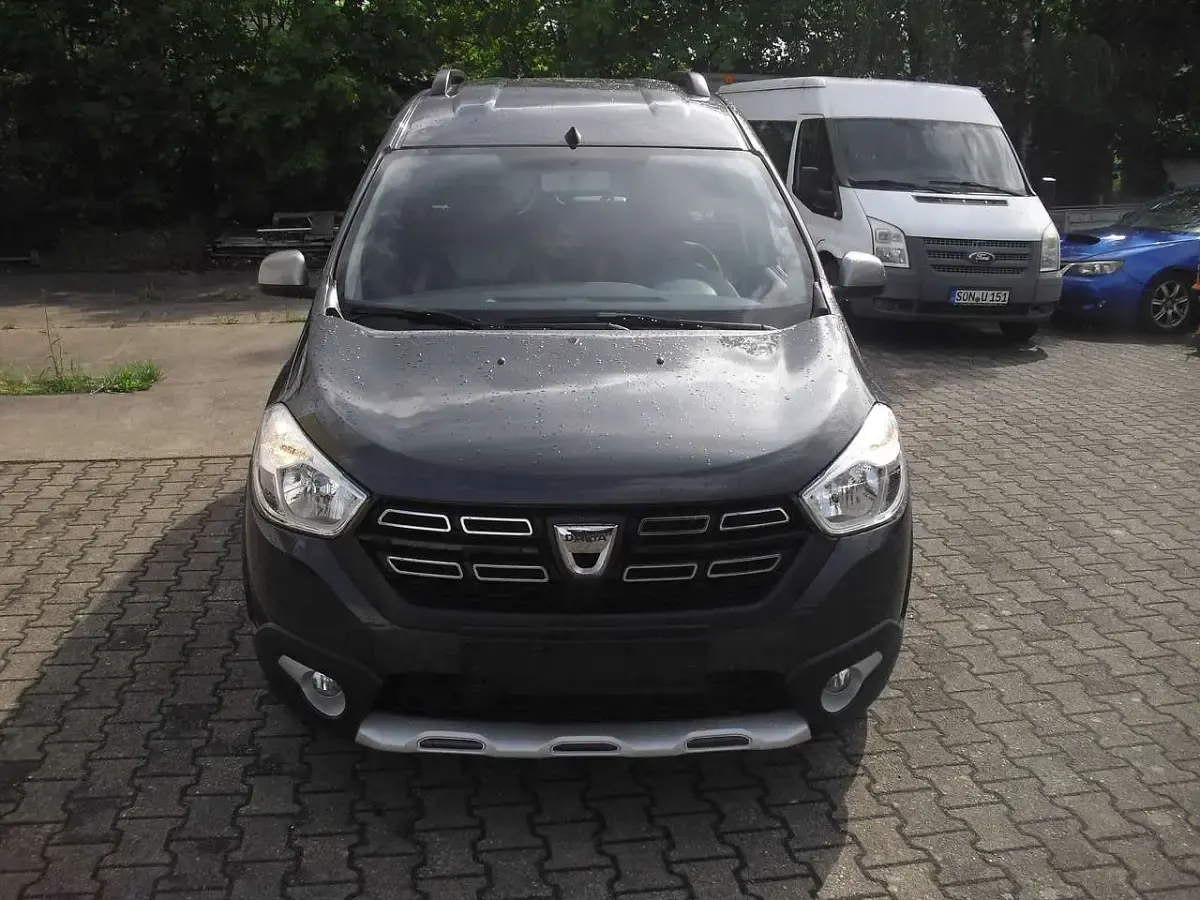 Gebraucht Dacia Dokker Stepway 131 PS (96 kW) 2020 Kometengrau (metallic) Van / Kleinbus