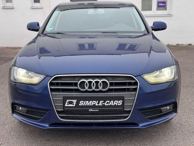 Blau Gebraucht 2015 Audi A4 Ambiente Limousine | 11.900 € (Fairer Preis) - Bild 1/4