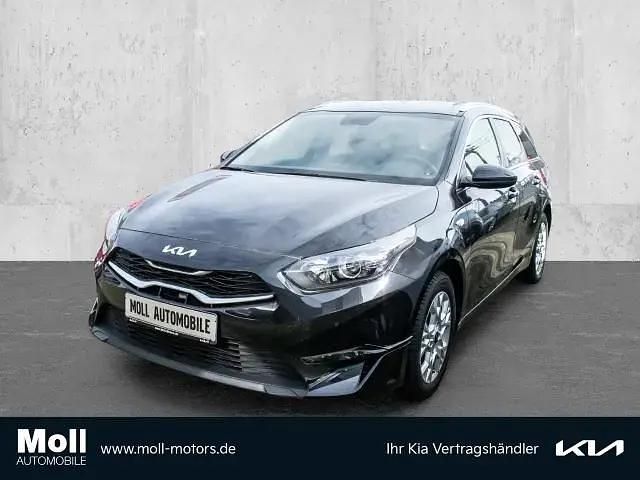 1k) zilinaschwarz met. (schwarz Gebraucht 2023 Kia Ceed Sportswagon Vision Kombi | 23.475 € (Fairer Preis) - Bild 1/4