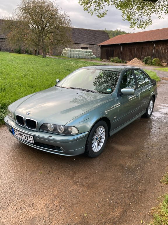 Grün Gebraucht 2003 BMW 520 Shadowline Limousine | 12.450 € - Bild 1/4
