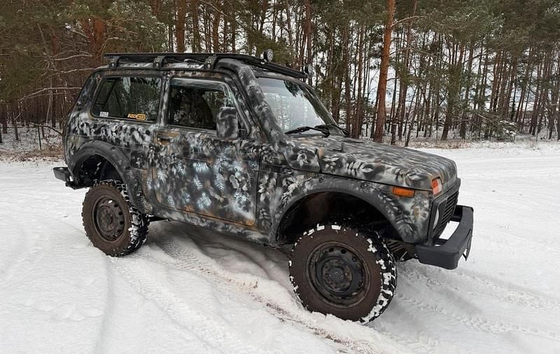 Gebraucht Lada niva 82 PS (60 kW) 2009 Beige SUV