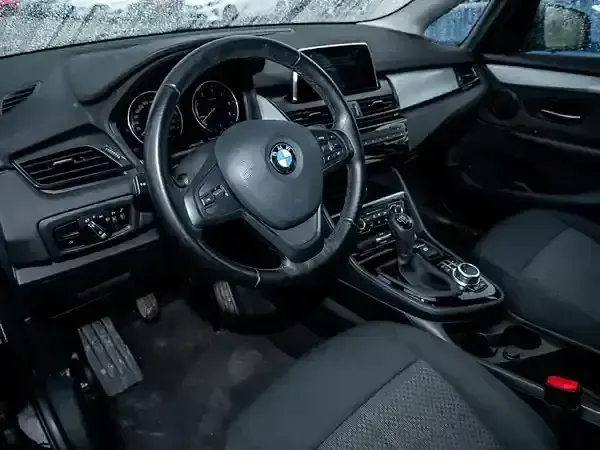 Używany BMW 218 Performance 150 KM (110 kW) 2020 Czarny Minivan