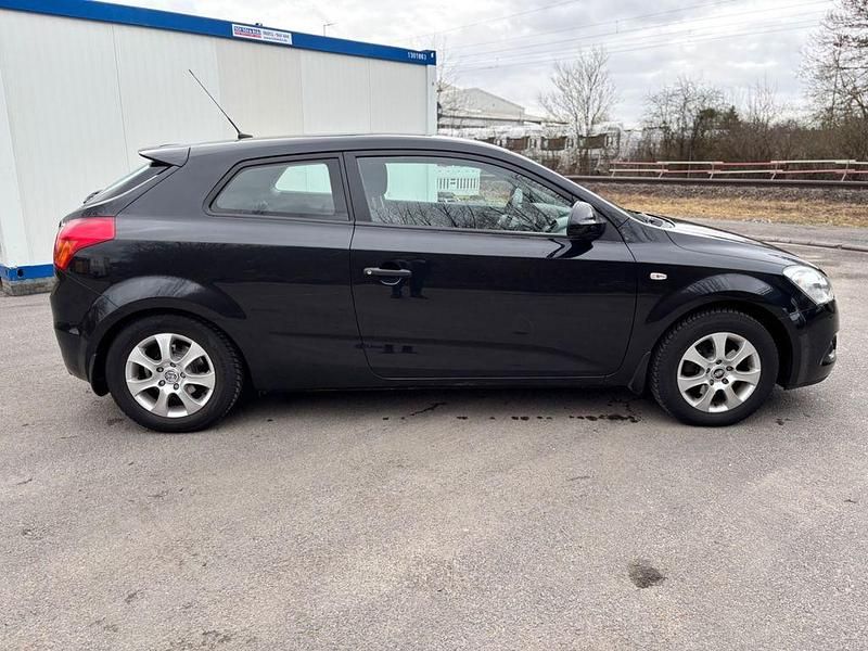 Gebraucht Kia ProCeed Edition 7 90 PS (66 kW) 2009 Schwarz Kleinwagen