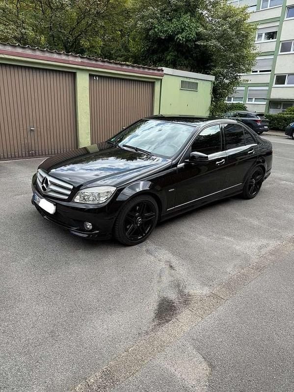 Schwarz Gebraucht 2009 Mercedes C200 Avantgarde Limousine | 6.400 € (Guter Preis) - Bild 1/4