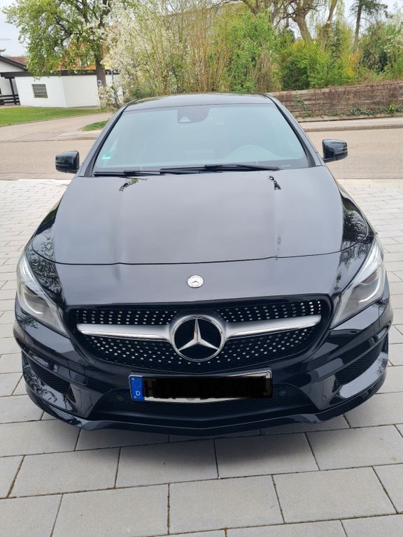 Schwarz Gebraucht 2015 Mercedes CLA200 Shooting Brake Kombi | 13.900 € (Guter Preis) - Bild 1/4