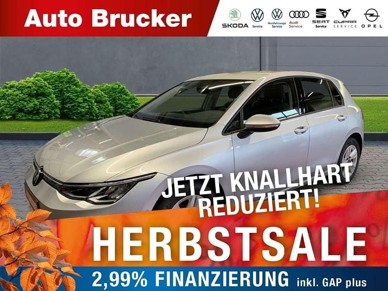 Silber Gebraucht 2022 VW Golf VIII Life Limousine | 18.760 € (Guter Preis) - Bild 1/4