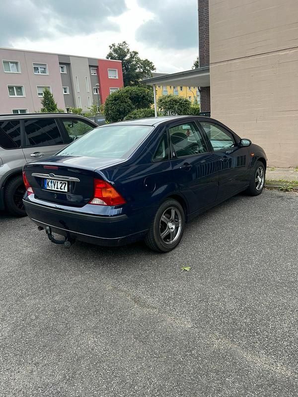 Gebraucht 2002 Ford Focus Limousine | 800 € (Superpreis) - Bild 1/4