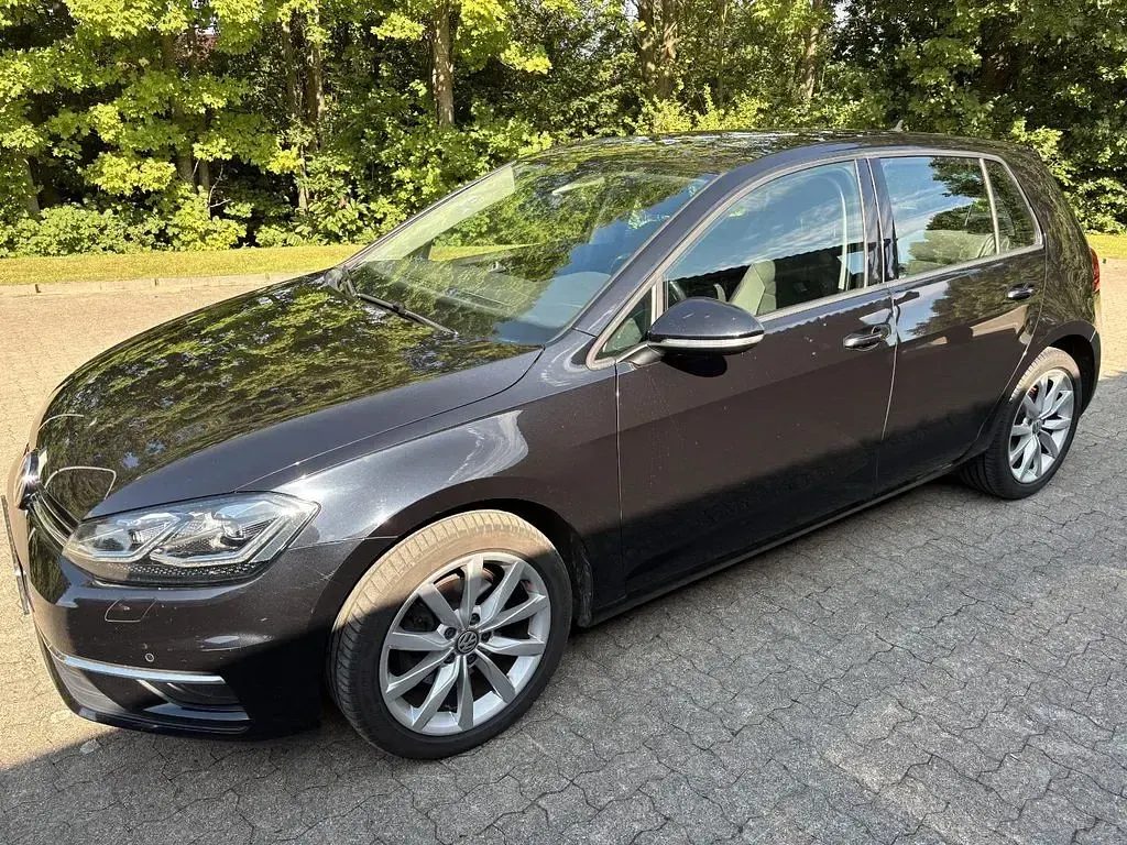 Gebraucht VW Golf VII Highline 150 PS (110 kW) 2017 Schwarz Limousine