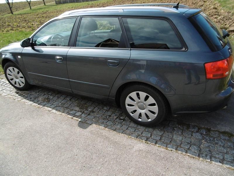 Second-hand Audi A4 170 CP (125 kW) 2007 Gri Break