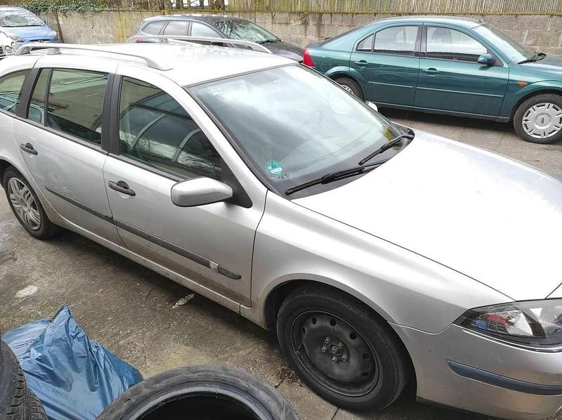 Gebraucht Renault Laguna III Authentique 110 PS (80 kW) 2007 Platingrau Kombi