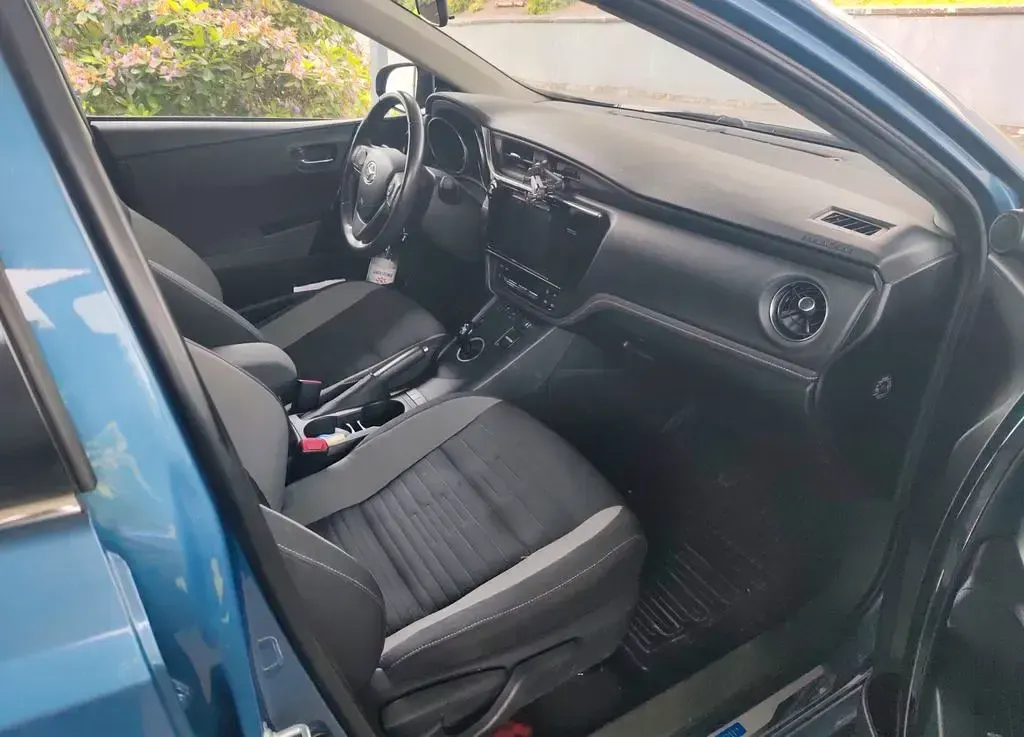 Gebraucht Toyota Auris Edition-S 99 PS (72 kW) 2016 Blau Limousine