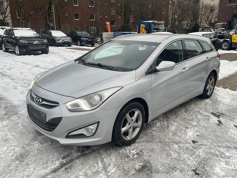 Gebraucht Hyundai i40 Edition 136 PS (100 kW) 2014 Silber Kombi