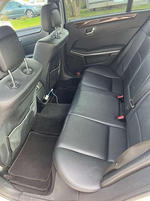 Gebraucht Mercedes E200 136 PS (100 kW) 2010 Weiß Limousine