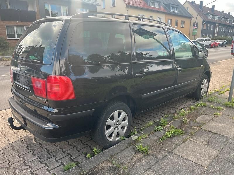 Schwarz Gebraucht 2002 Seat Alhambra Van / Kleinbus | 950 € (Superpreis) - Bild 1/4