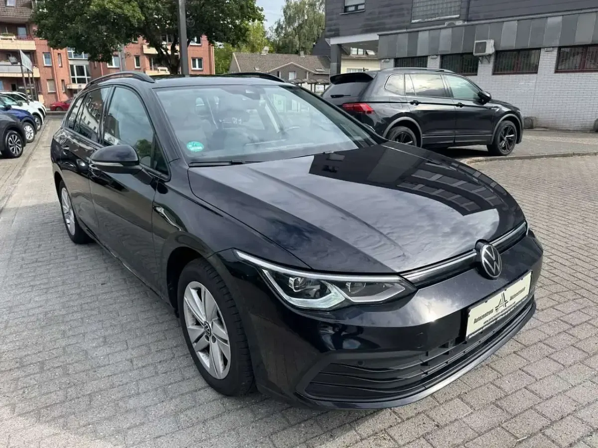 Gebraucht VW Golf VIII Life 150 PS (110 kW) 2023 Schwarz Kombi
