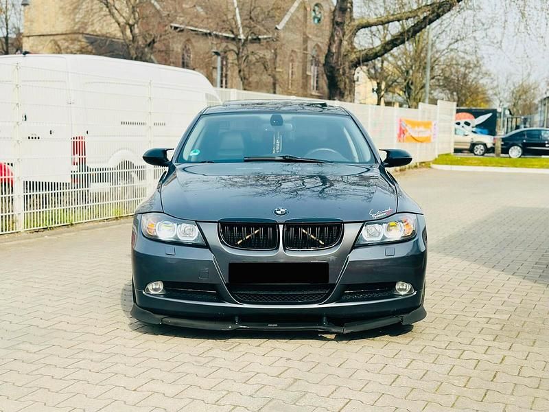 Gebraucht BMW 330 231 PS (169 kW) 2007 Grau Limousine