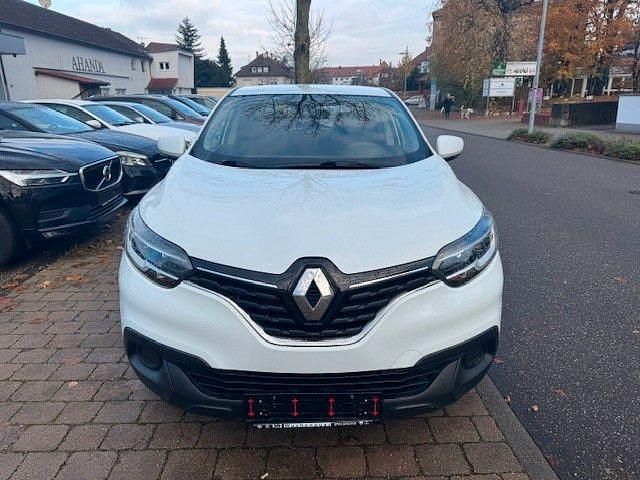 Gebraucht Renault Kadjar Life 131 PS (96 kW) 2016 Weiß SUV