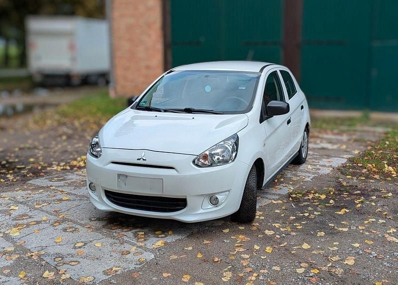 Weiß Gebraucht 2016 Mitsubishi Space Star Diamant Edition Kleinwagen | 4.800 € (Fairer Preis) - Bild 1/4
