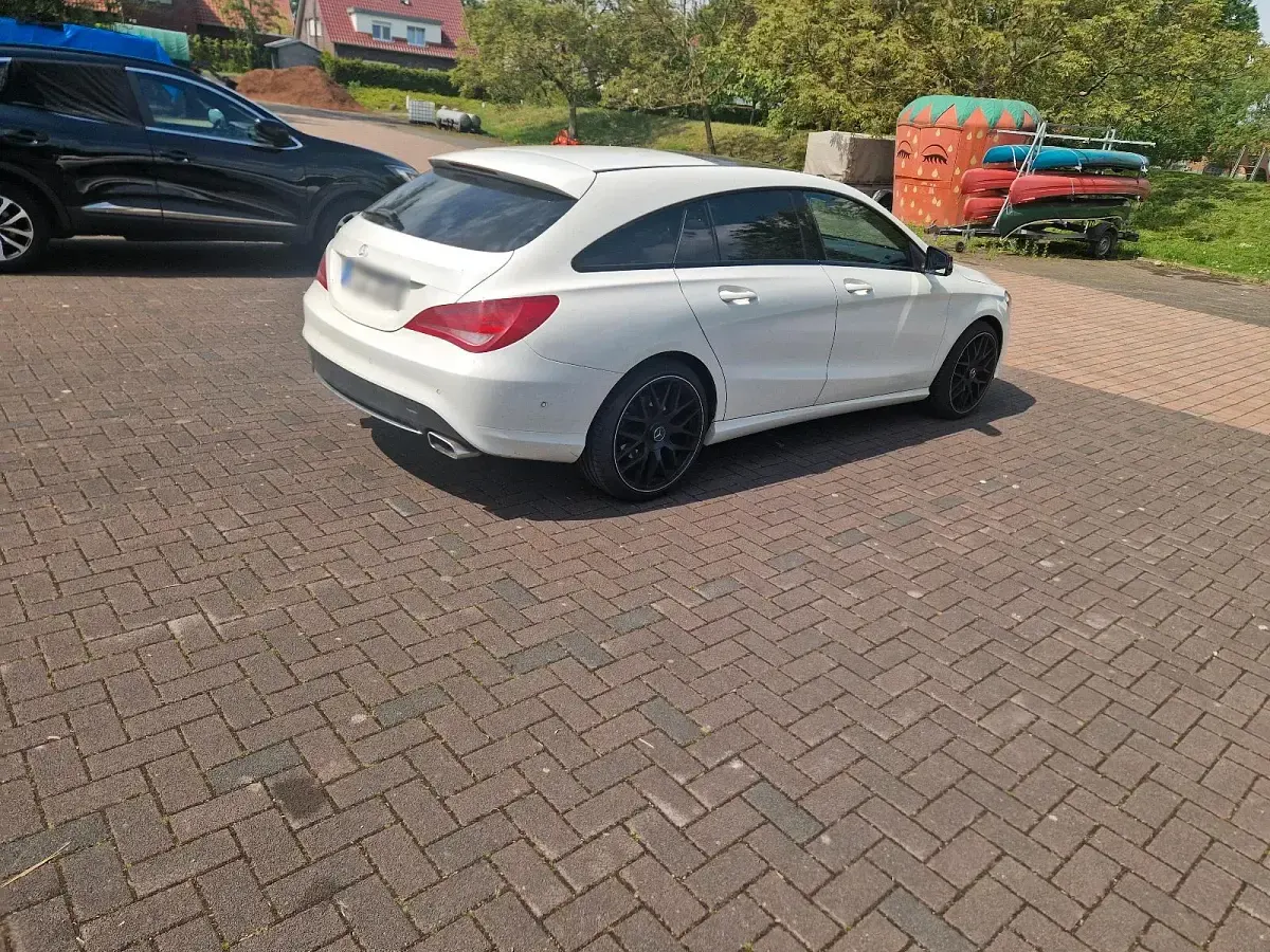 Gebraucht Mercedes CLA220 177 PS (130 kW) 2015 Weiß Limousine