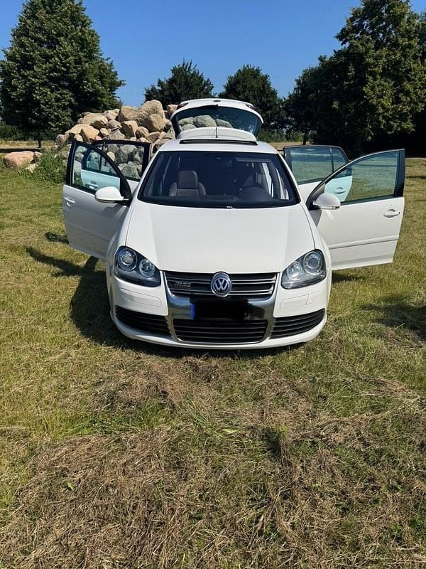 Weiß Gebraucht 2008 VW Golf V R Limousine | 30.500 € - Bild 1/4