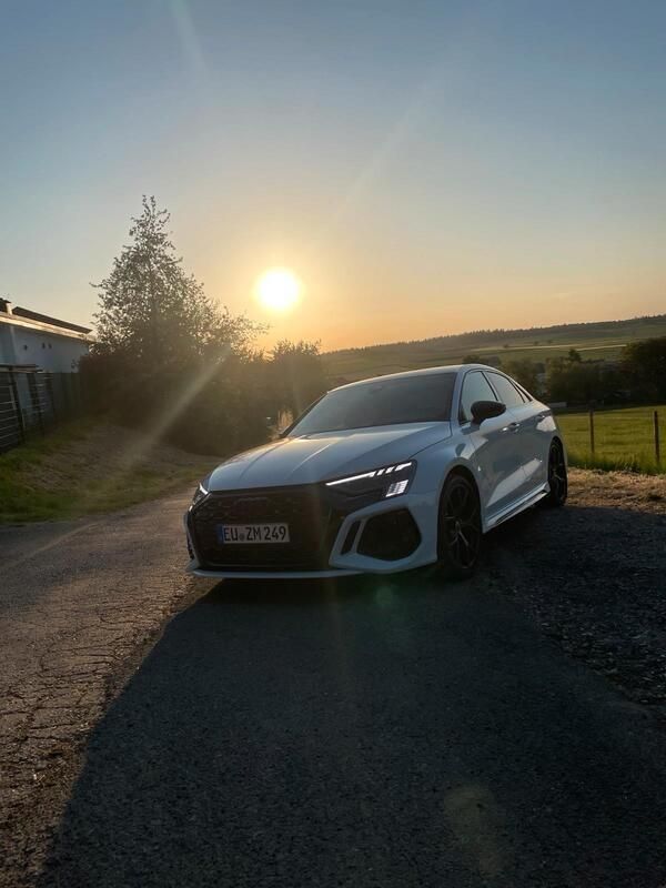 Weiß Gebraucht 2023 Audi RS3 Kleinwagen | 54.999 € (Superpreis) - Bild 1/4